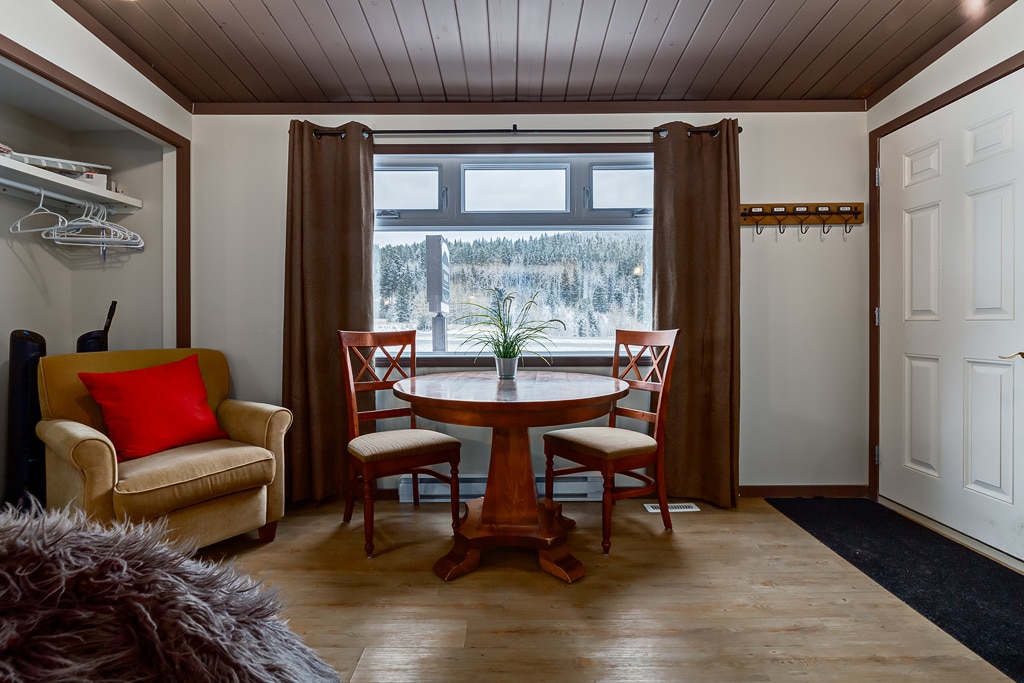 Airbnb & Vacation Property Management Dead Mans Flat S&T Properties