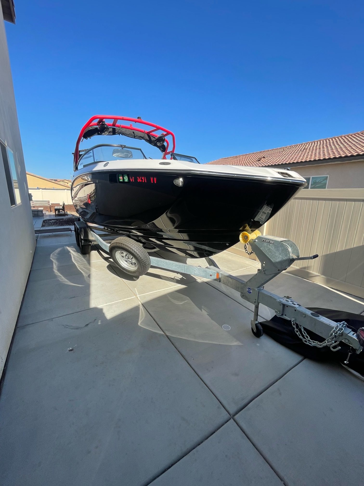 2022 Yamaha 252XE Wake Boat Str8Up Toy Trader