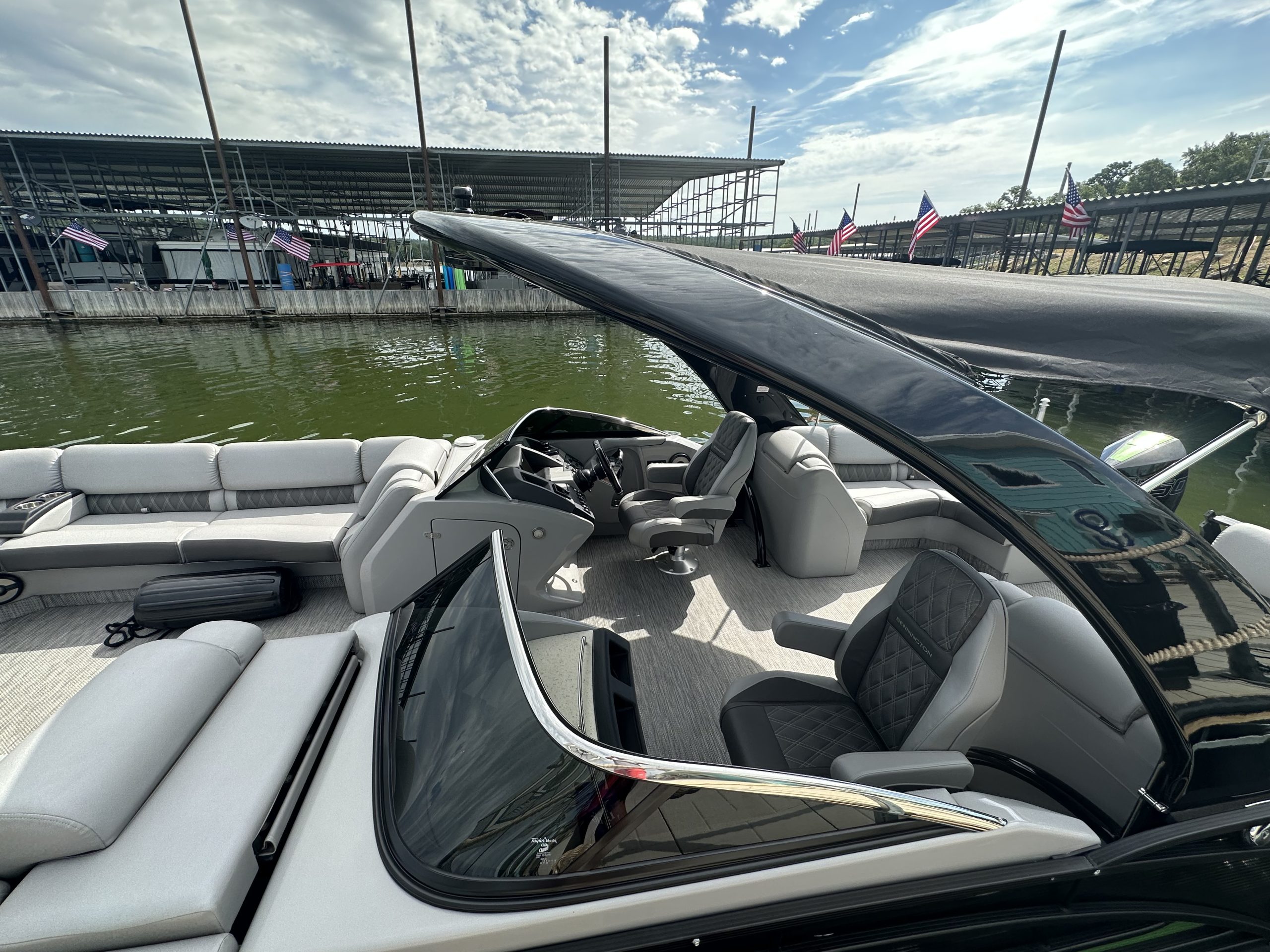 2020 Bennington Q30 Str8Up Toy Trader