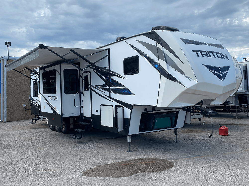 2019 Dutchmen Triton 3951 (Toy Hauler) 42 ft 11 inches Str8Up Toy