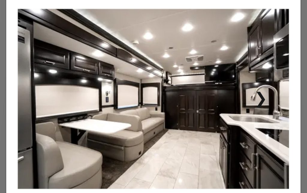 2019 Renegade Classic 45’ CRS Str8Up Toy Trader