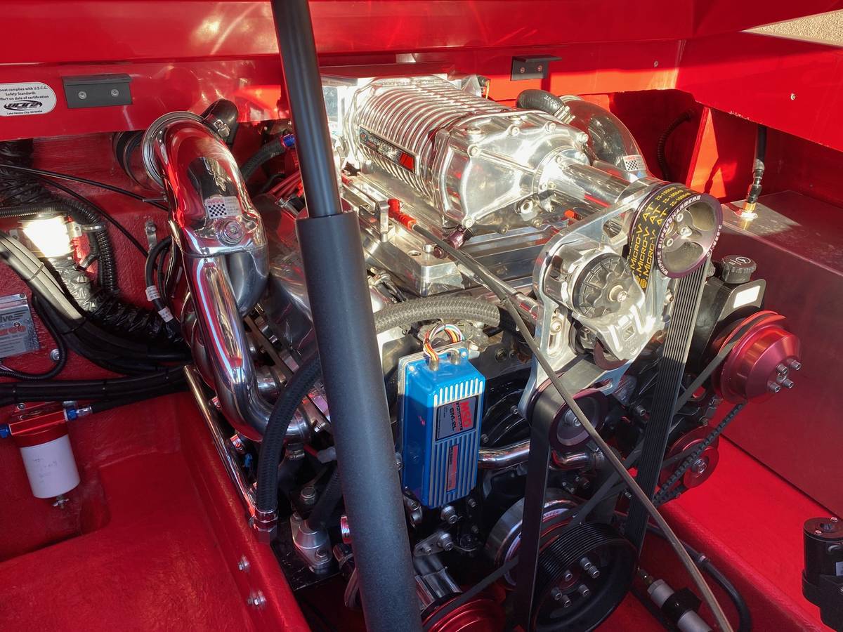 2016 Ultra Shadow Cat 29′ Force Offshore Hull Str8Up Toy Trader