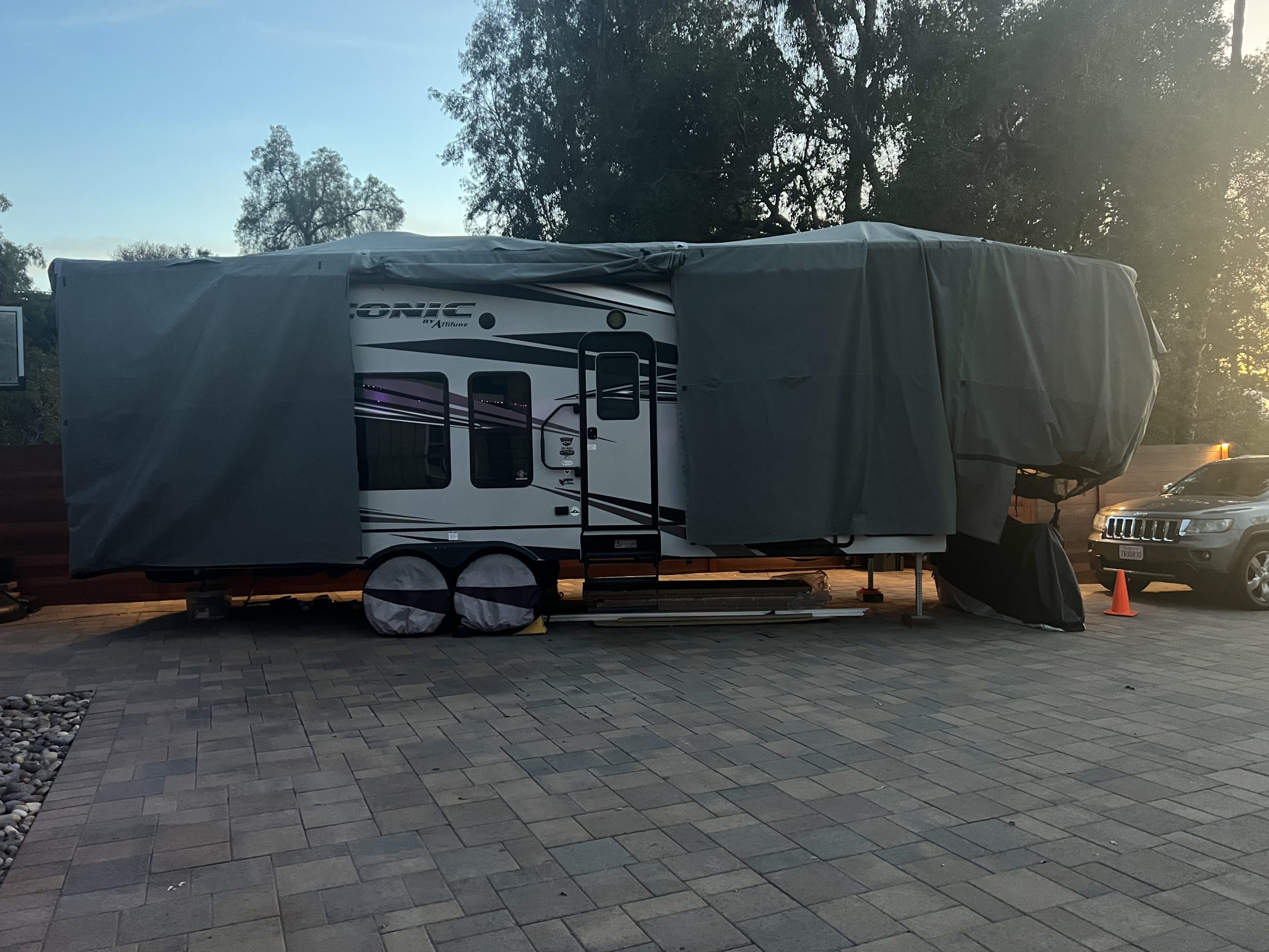 2021 Iconic 5th Wheel Toy Hauler Str8Up Toy Trader