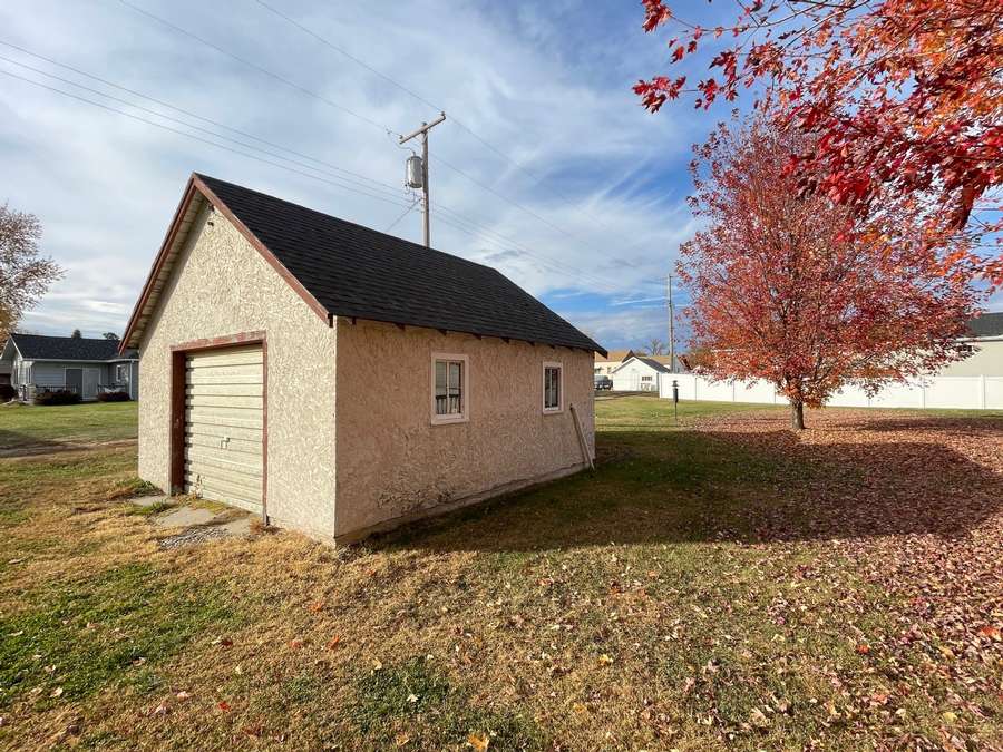 203 Canenburg Street, Bassett, NE 68714