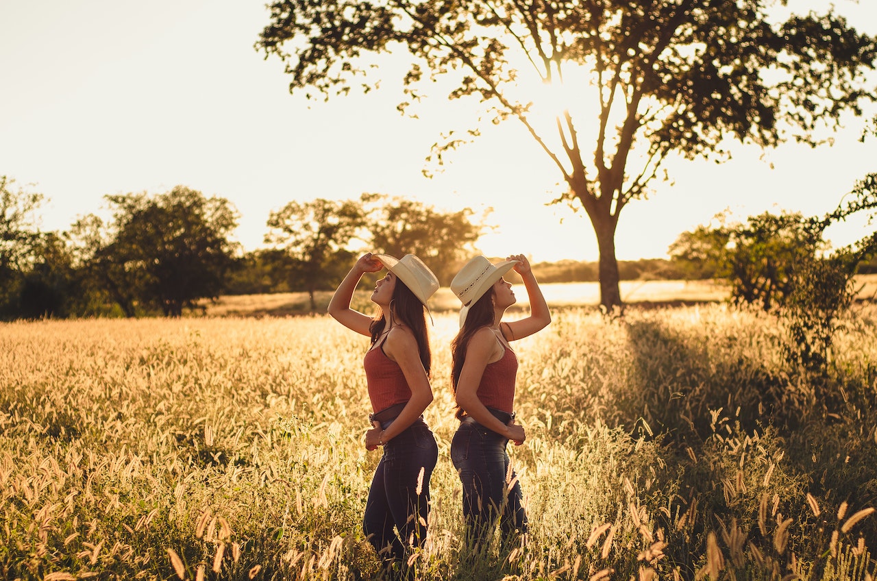 What Does Seeing Twins In A Dream Mean?