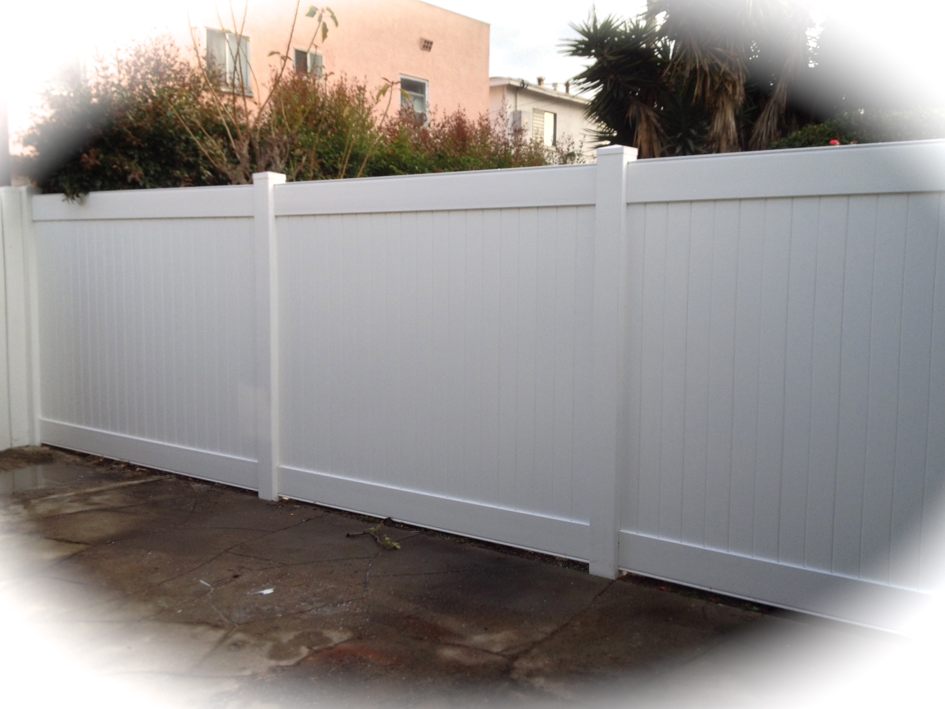 Vinyl Fencing & Gates