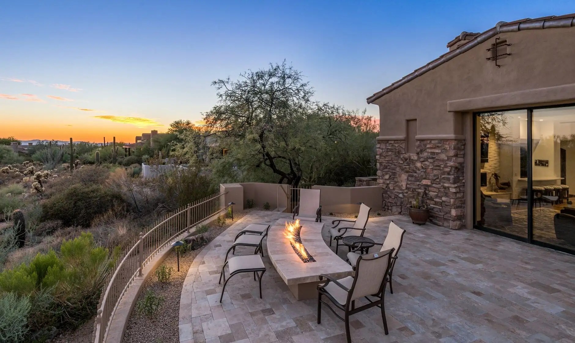 Custom Outdoor Fireplaces & Fire Pits in Phoenix, AZ