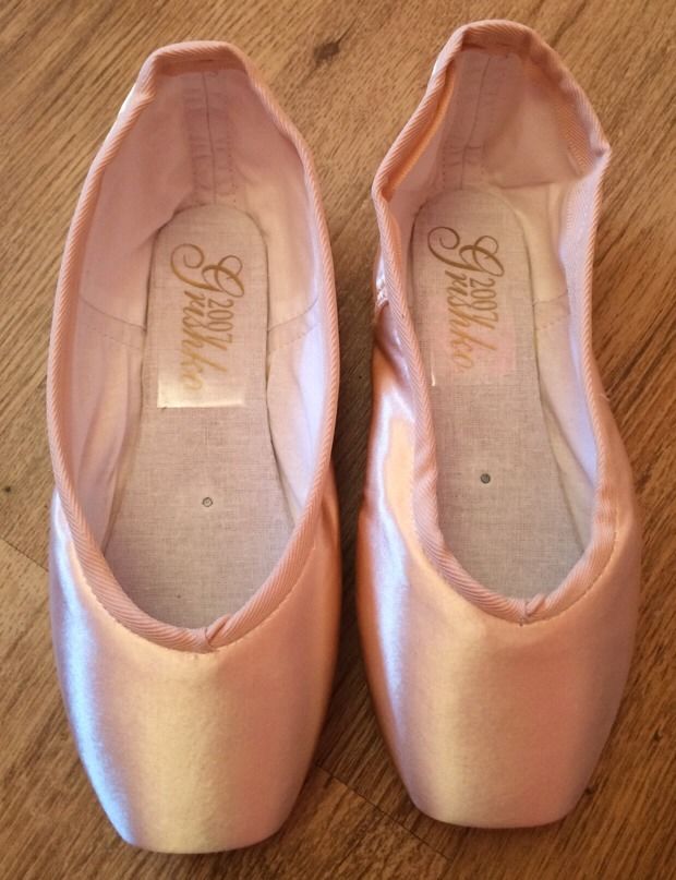 pointe shoe fitting EXPERIENCED POINTE SHOE FITTER ESSEX & BEYOND
