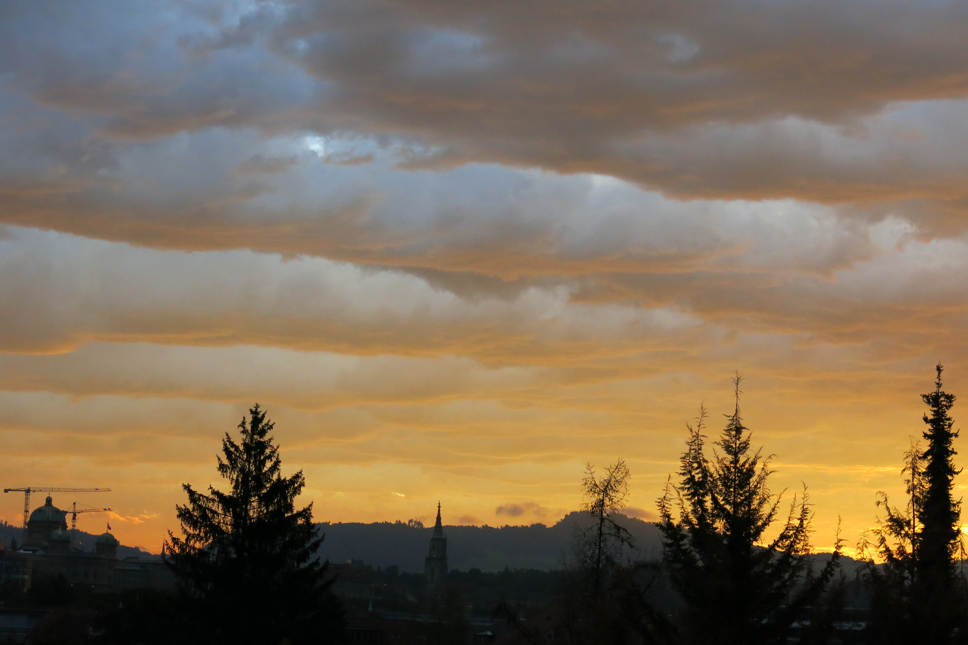 Mysterious clouds roll over Switzerland Strange Sounds