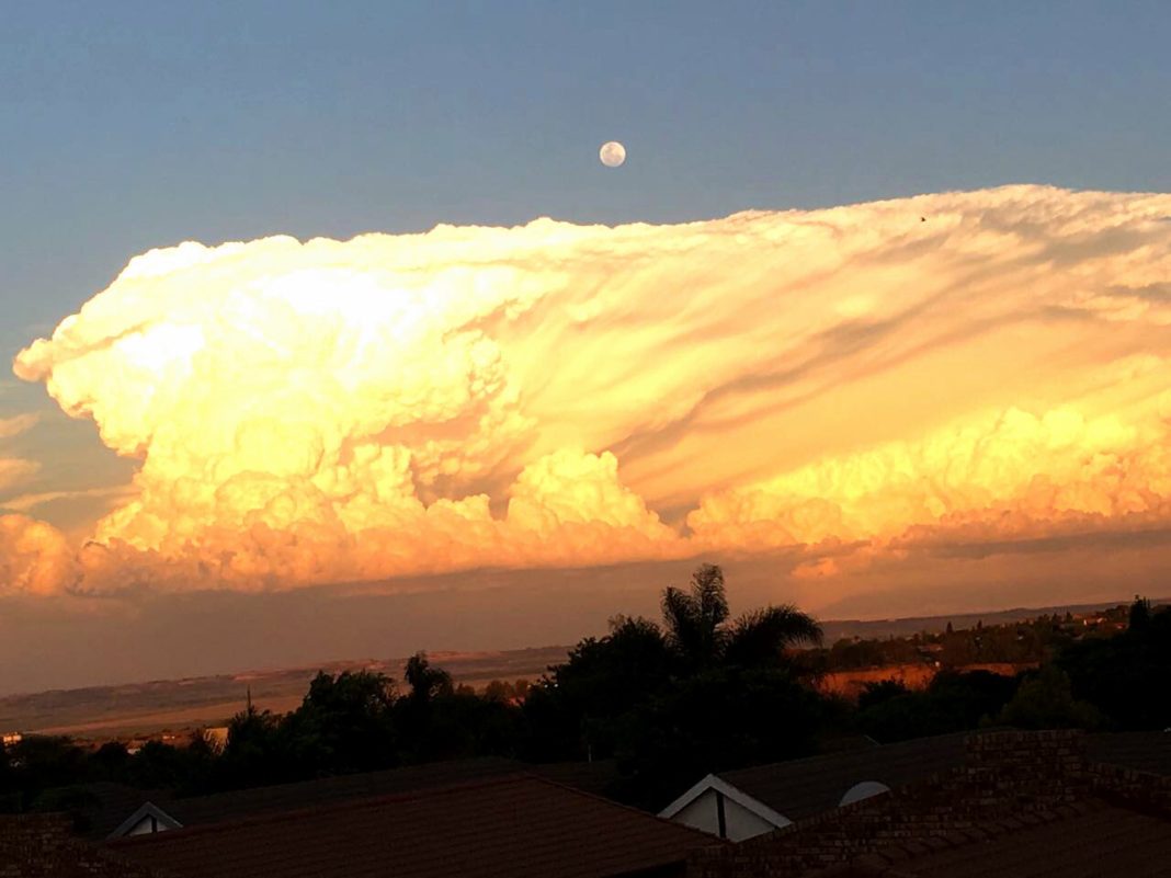 Powerful cumulonimbus cloud appears in the sky of South Africa