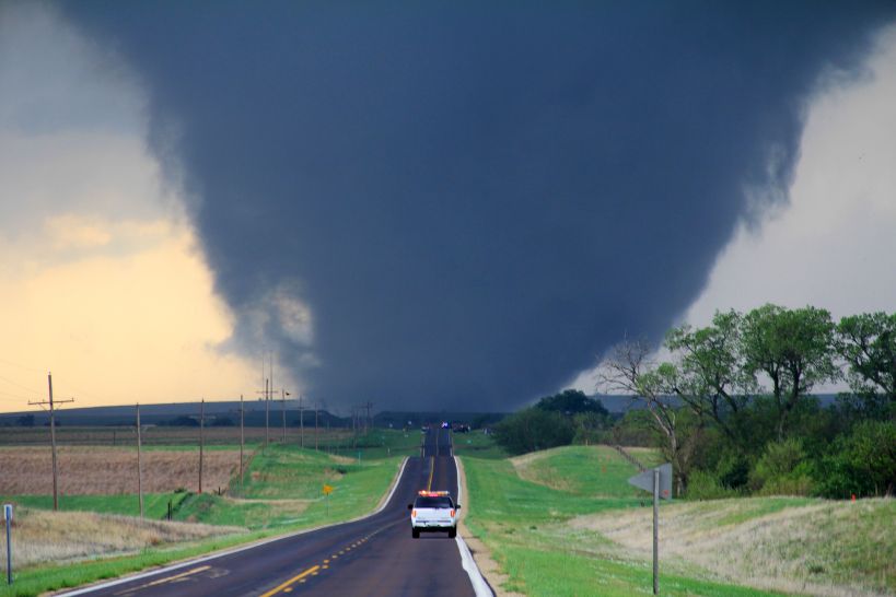 Tornado activity is shifting towards US States along the Mississippi