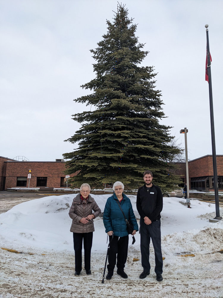 Strathmore community honours loved ones with Tree of Hope Strathmore