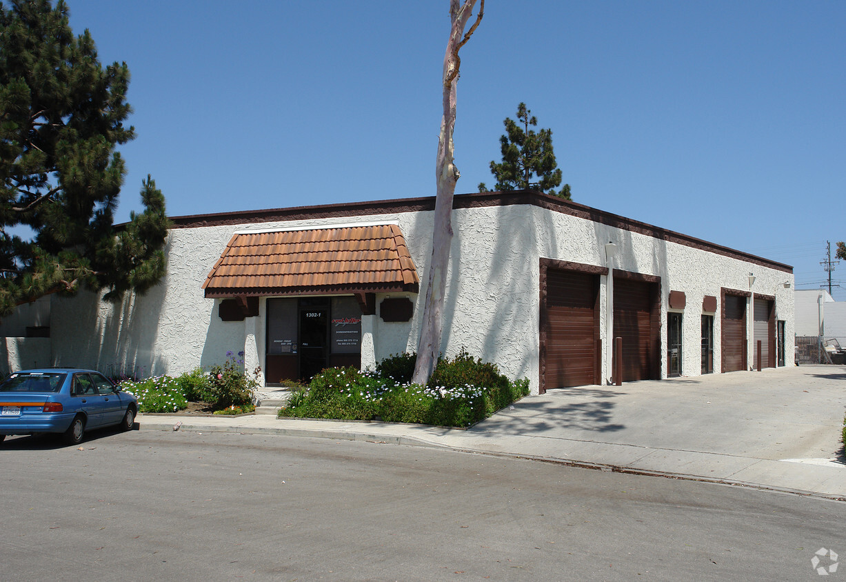 13011412 Tower Square Stratton Commercial Real Estate