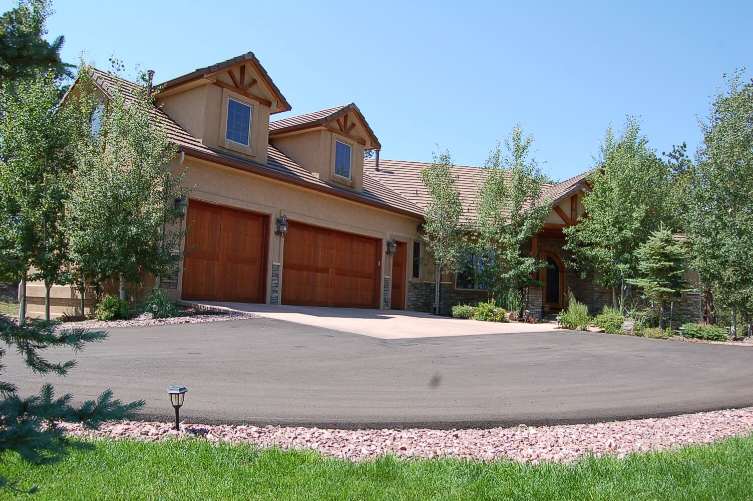 Features Strecker Homes