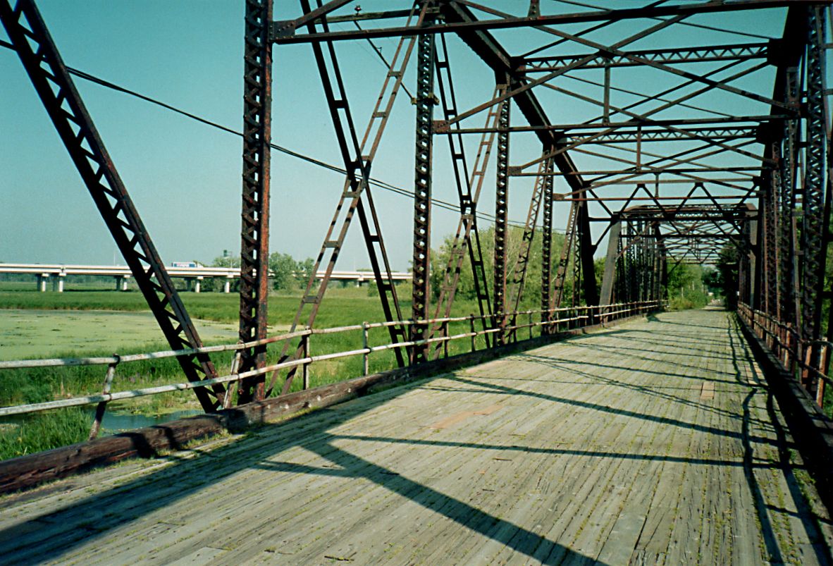 A New Life for the Old Cedar Avenue Bridge streets.mn