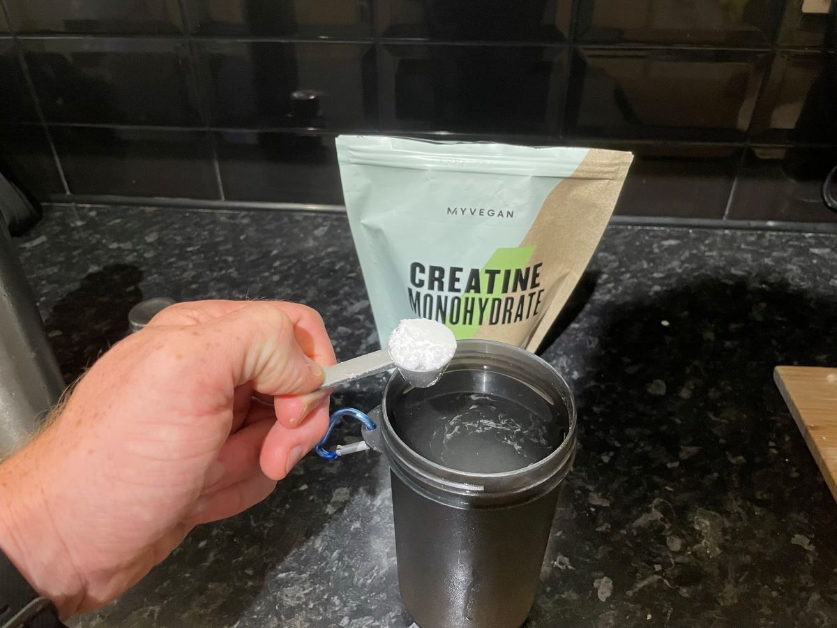 Can You Dry Scoop Creatine? [How I Take Creatine Powder]