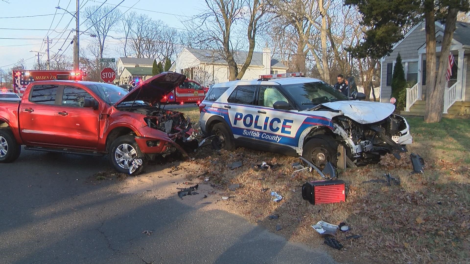 Police SUV and Pickup Truck Collide Stringer News