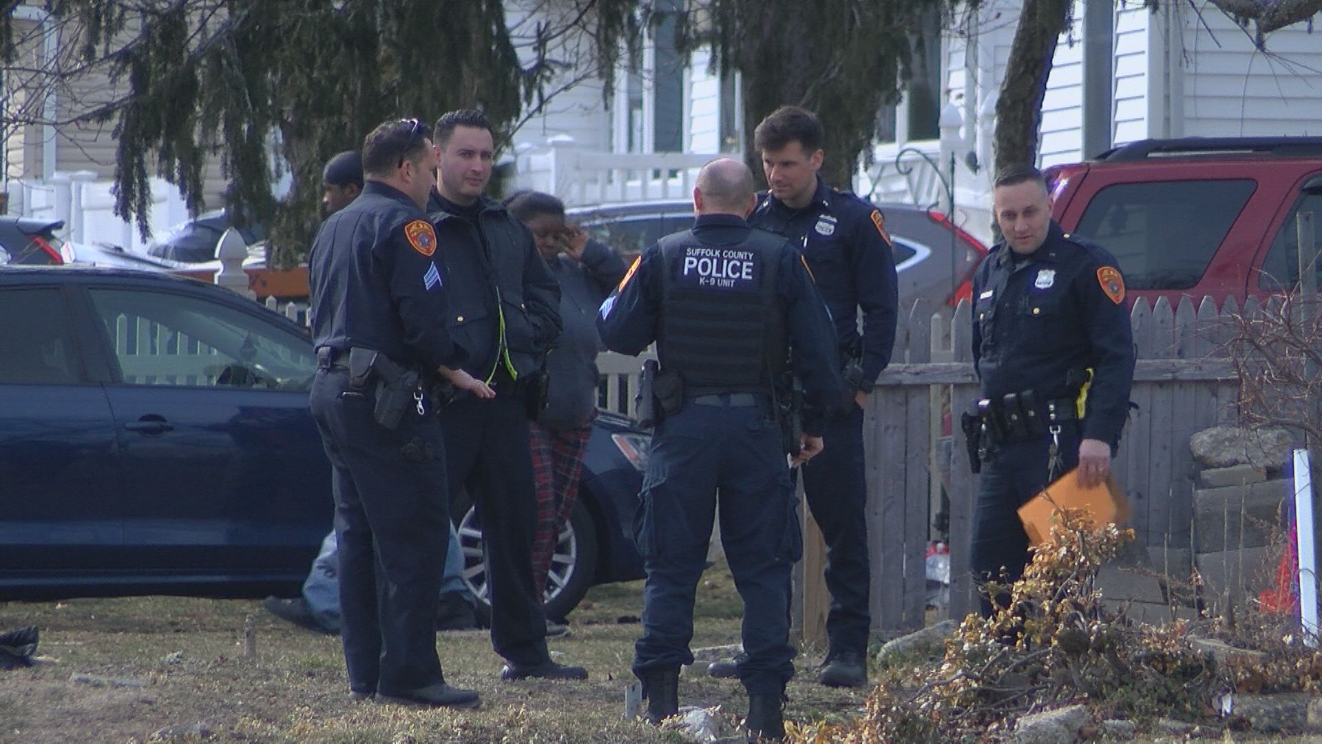 TWO PEOPLE STABBED IN STREET IN CENTRAL ISLIP Stringer News