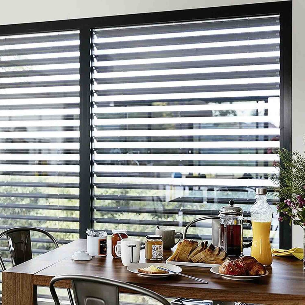 MOTORISED BLINDS with vertical operation