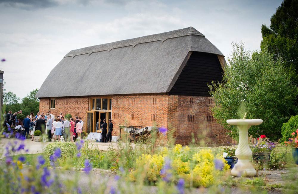 Thatch Barn Yelling Strobe Disco Roadshow