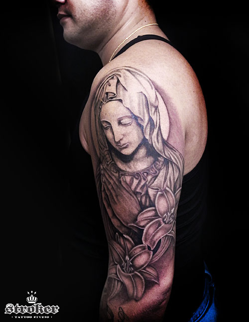 Pick Up Tattoo -Virgin Mary- 恵華 -Keika-｜東京港区田町のタトゥースタジオ 墨篝 Sumi Kagari マリア・祈りの手・百合・唐草紋様 | Stroker Tattoo