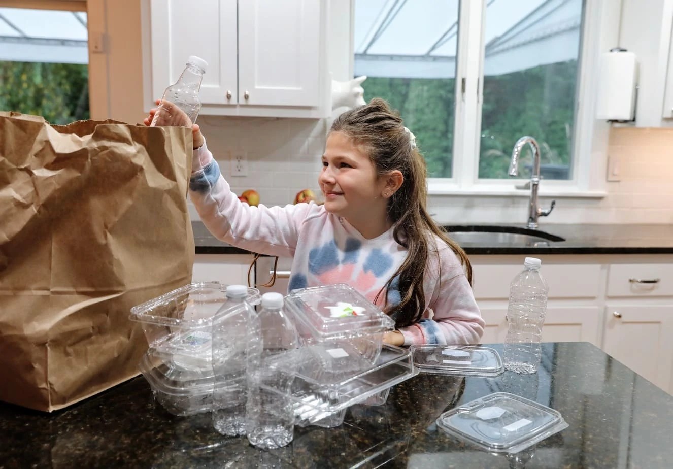 Resolve to Recycle Stroller in the City