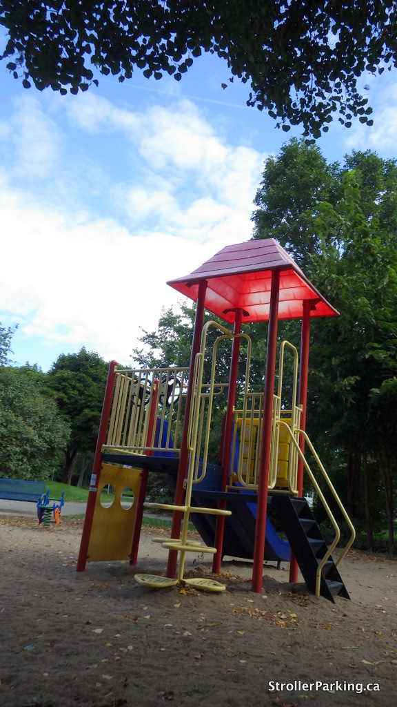 Ceres Park StrollerParking