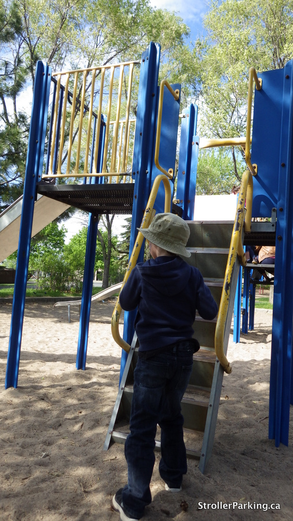 Ménard Park StrollerParking