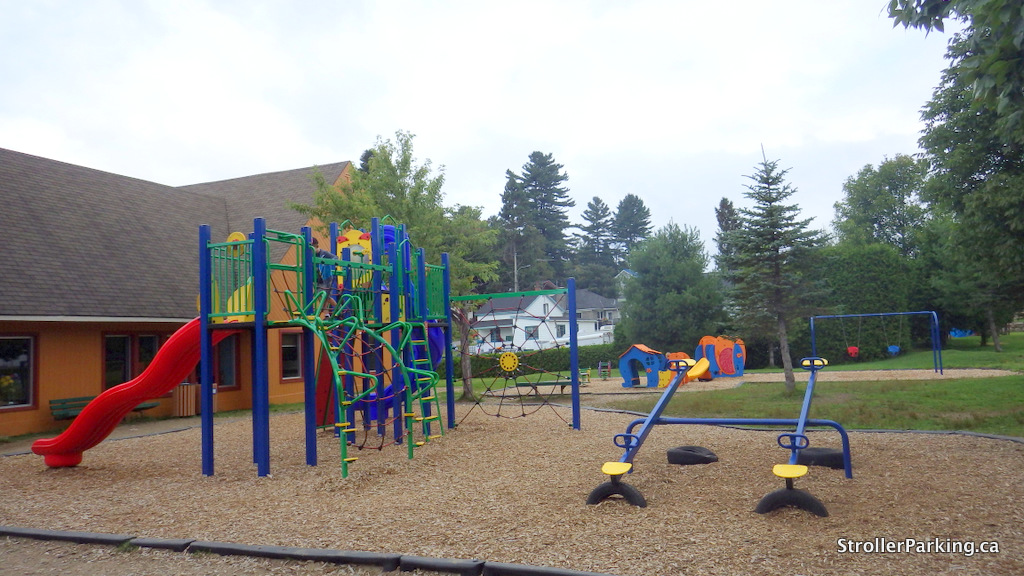 ValDavid LéonidasDufresne Park StrollerParking