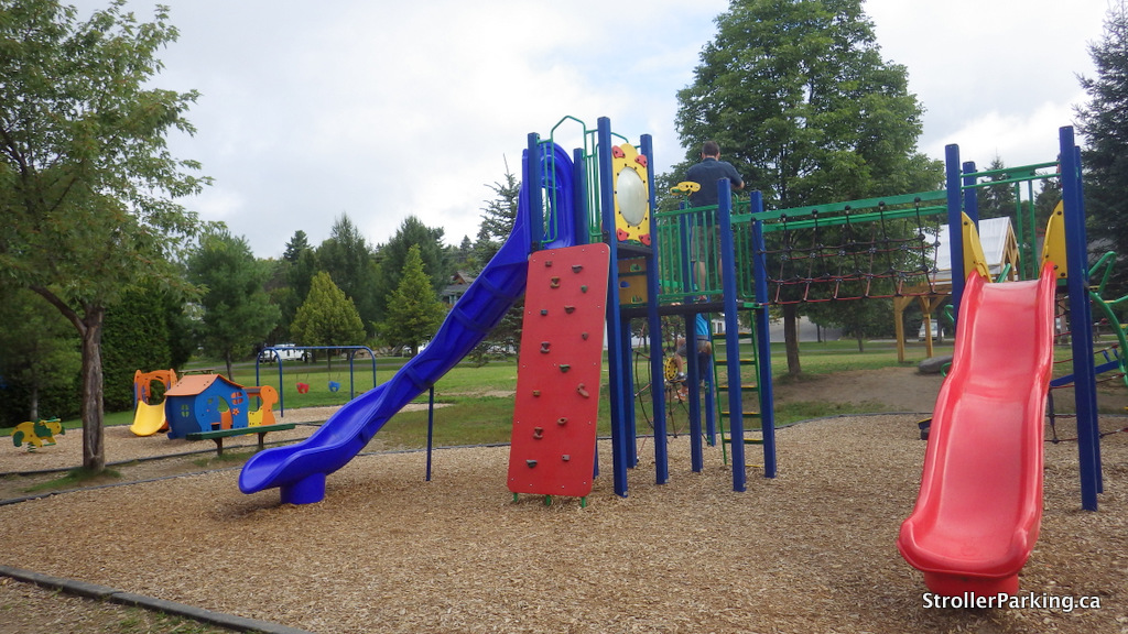 ValDavid LéonidasDufresne Park StrollerParking