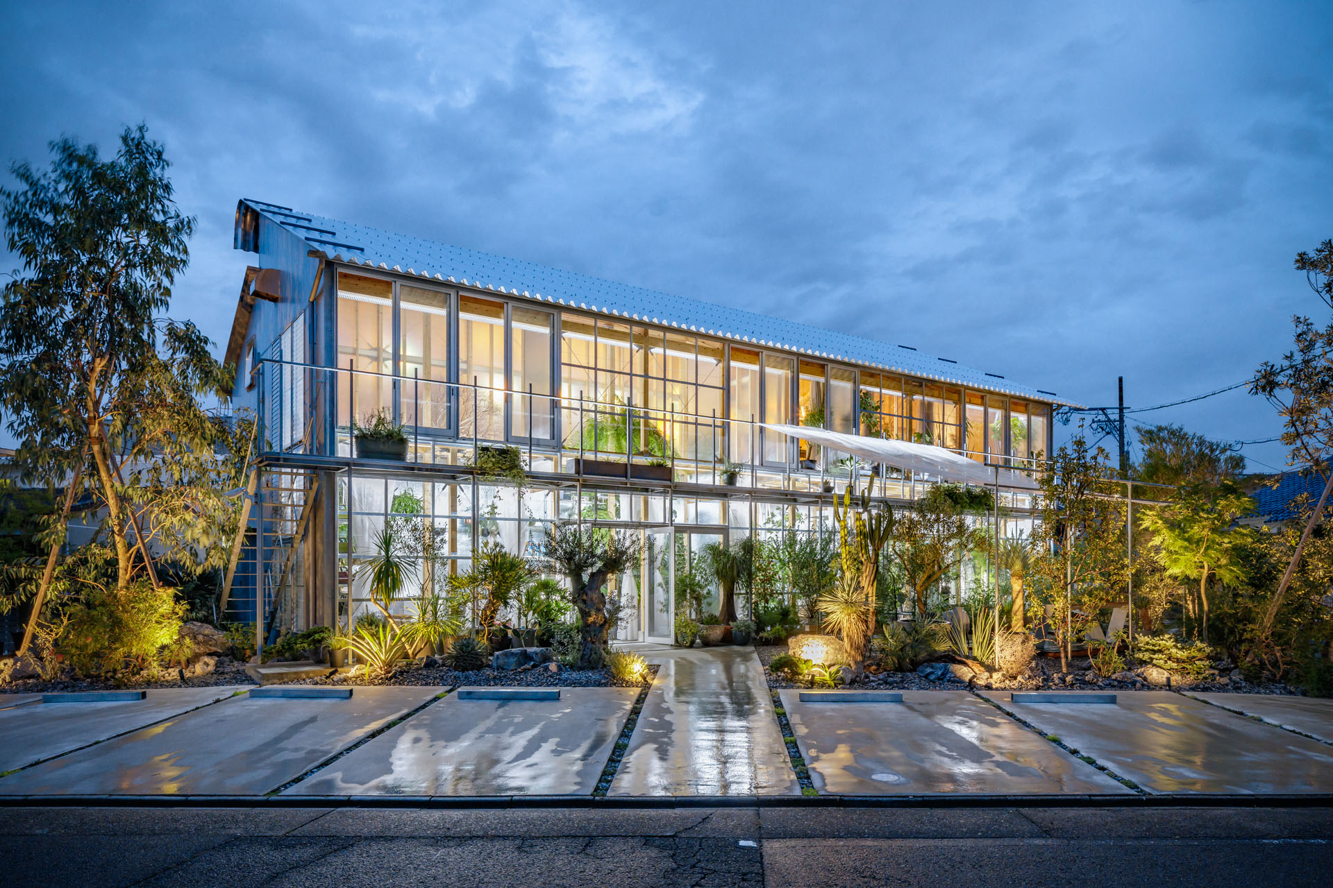 STROOG｜施工例： 「house / shop F」