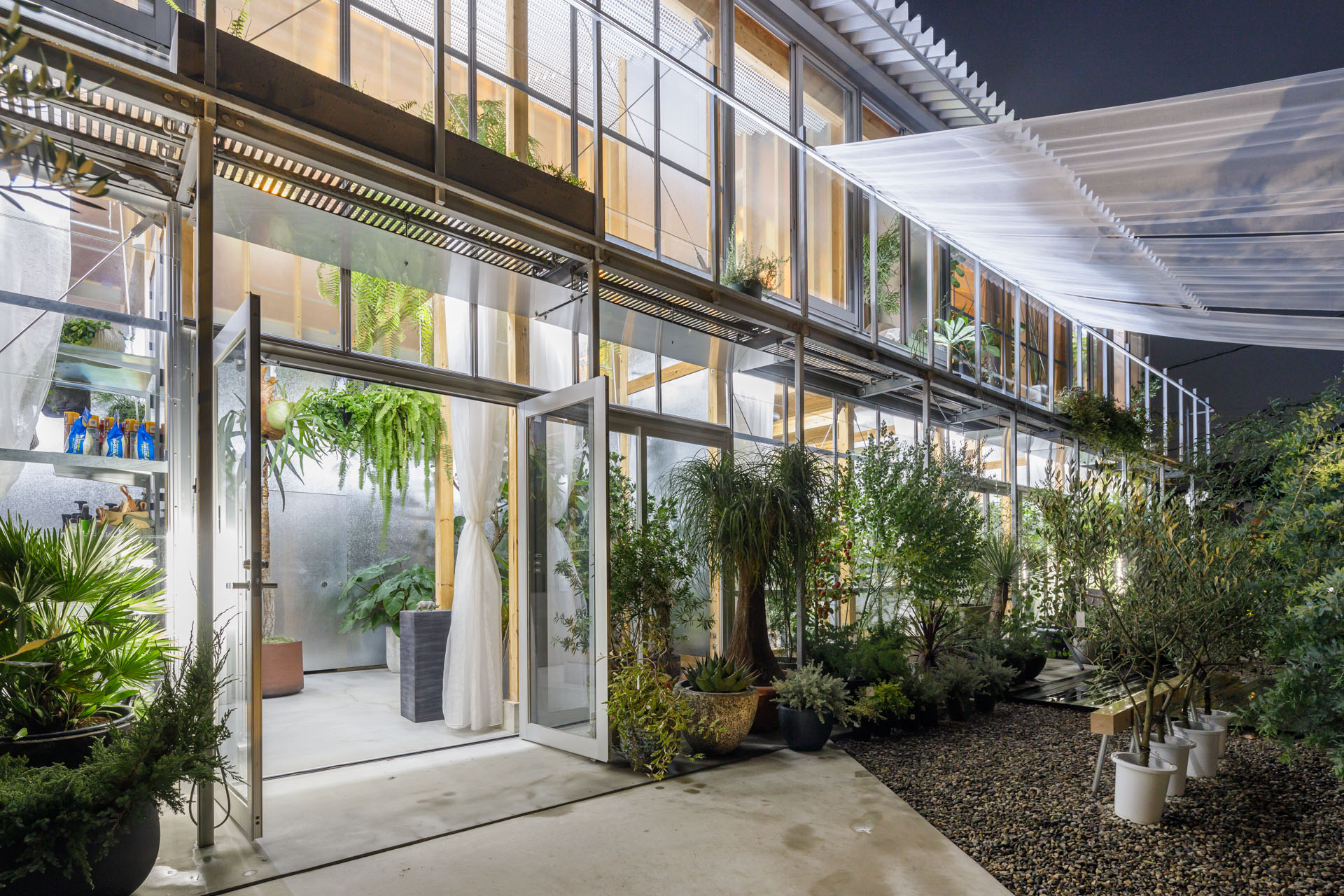 STROOG｜施工例： 「house / shop F」