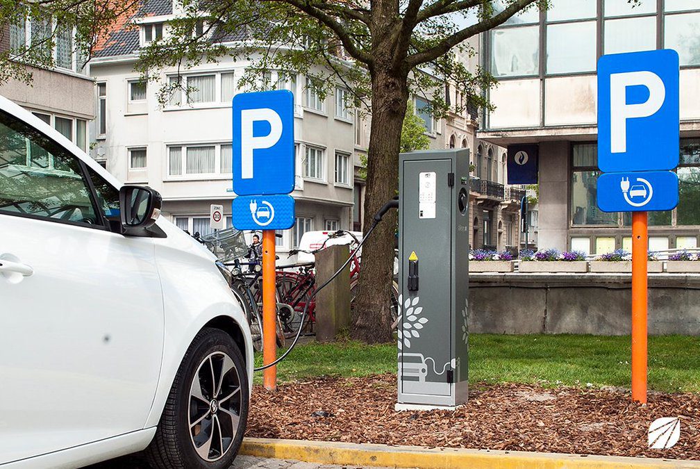 Wie Mag Parkeren Op Parkeerplaats Met Laadpaal ? - Stroohm