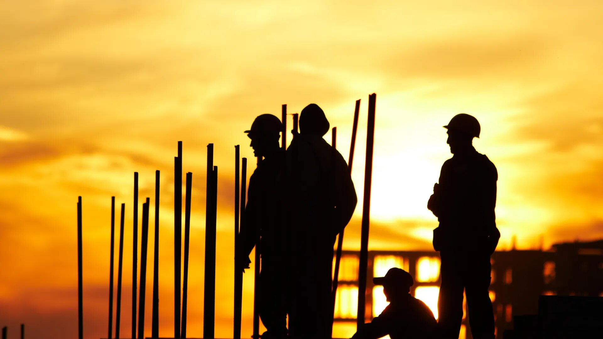 Steel building erectors in Chicago. Structural steel erectors