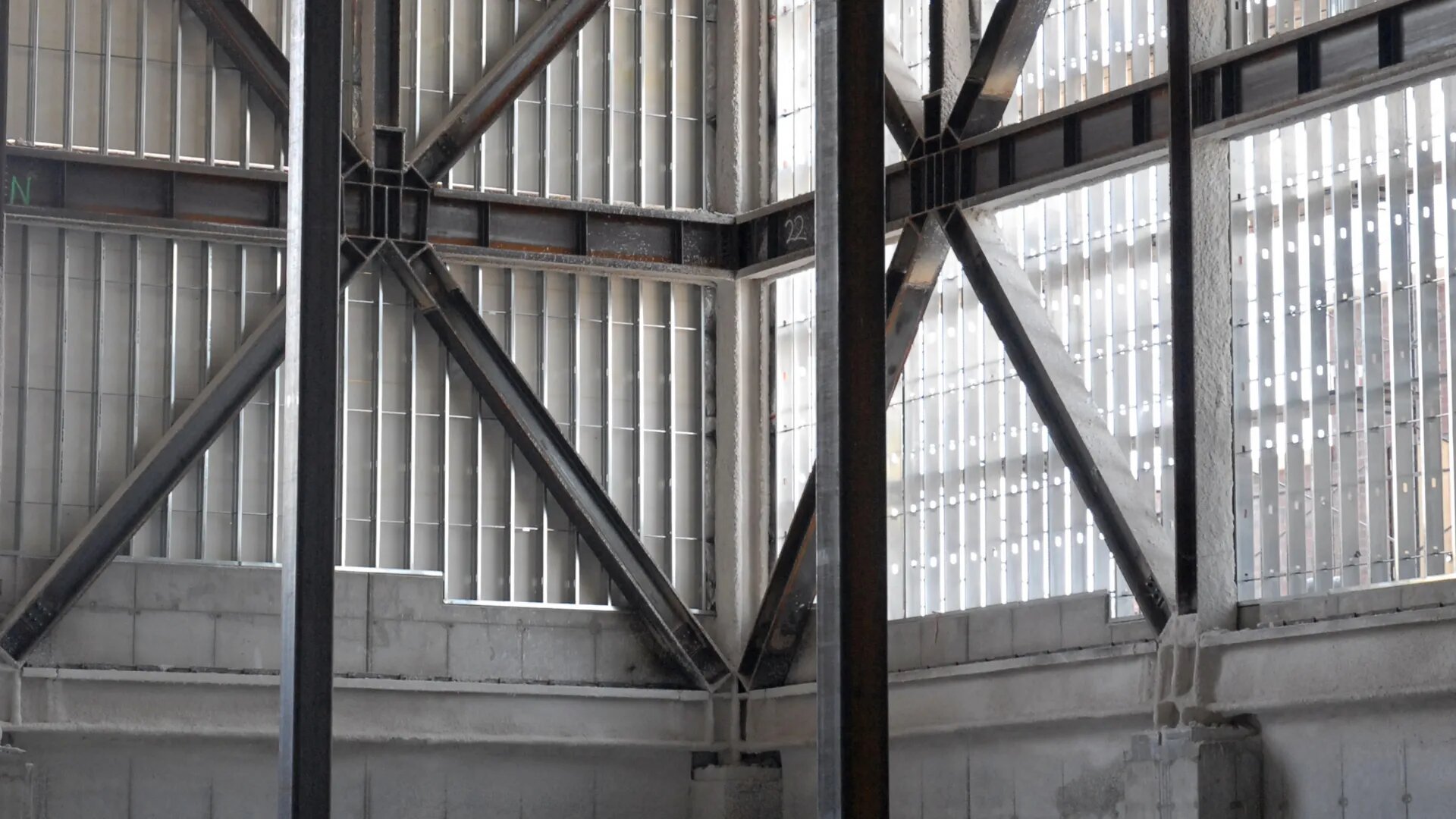 Local steel supply company in Chicago. Structural steel supplier