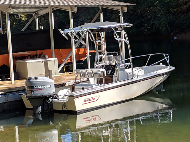 1983 Boston Whaler Outrage 18' with SG600 Review Stryker
