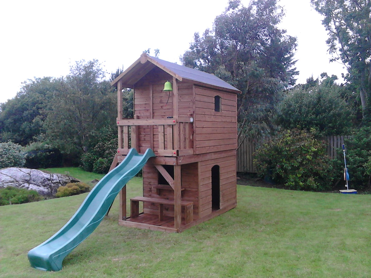 Deluxe Treehouse with Shop STT Swings