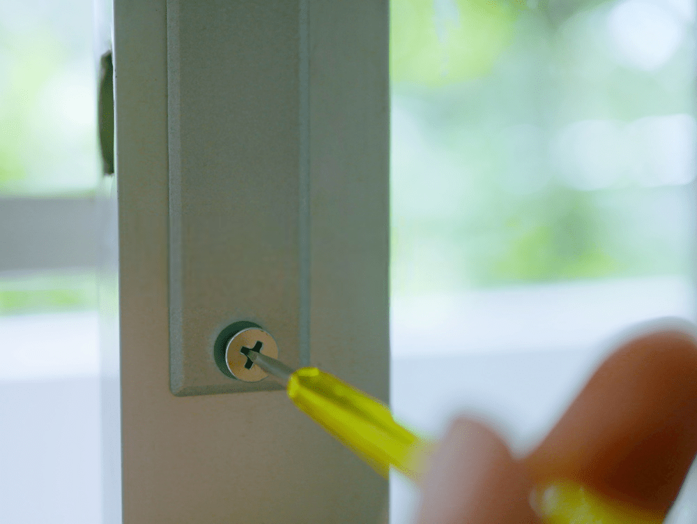 DIY ADJUST SLIDING SHOWER DOORS SO PERFECTLY TO AVOID PERMANENT DAMAGE