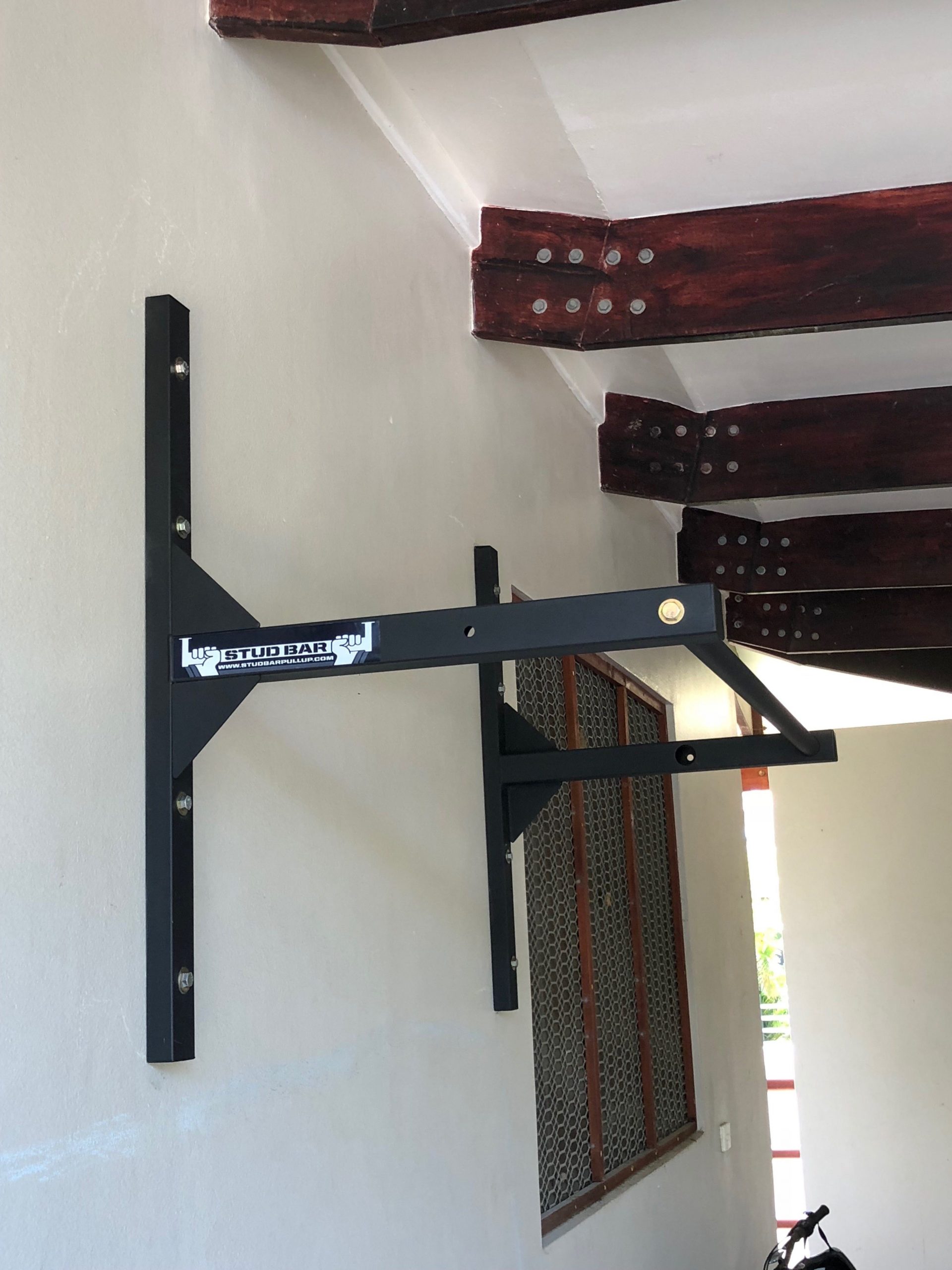 Outdoor concrete wall mounted pull up bar Stud Bar Ceiling or Wall