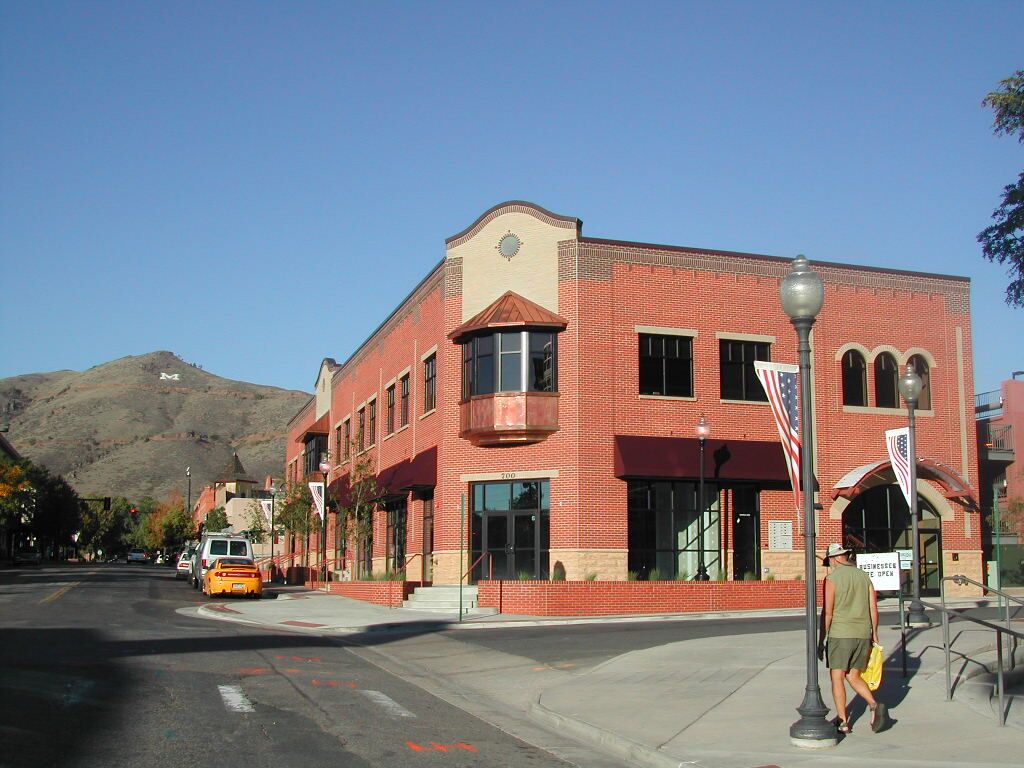 Jackson Court Retail and Office STUDIO DH