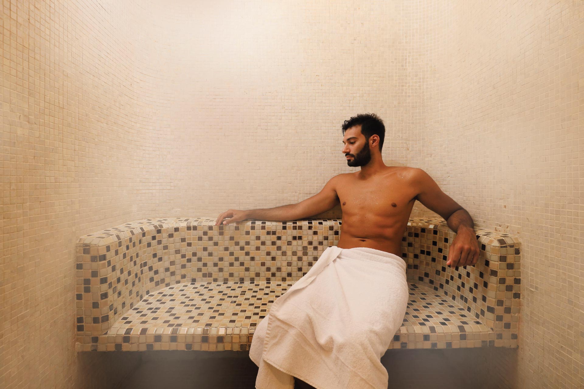 These 15 Steam Room Health Benefits Will Leave You Feeling Incredible