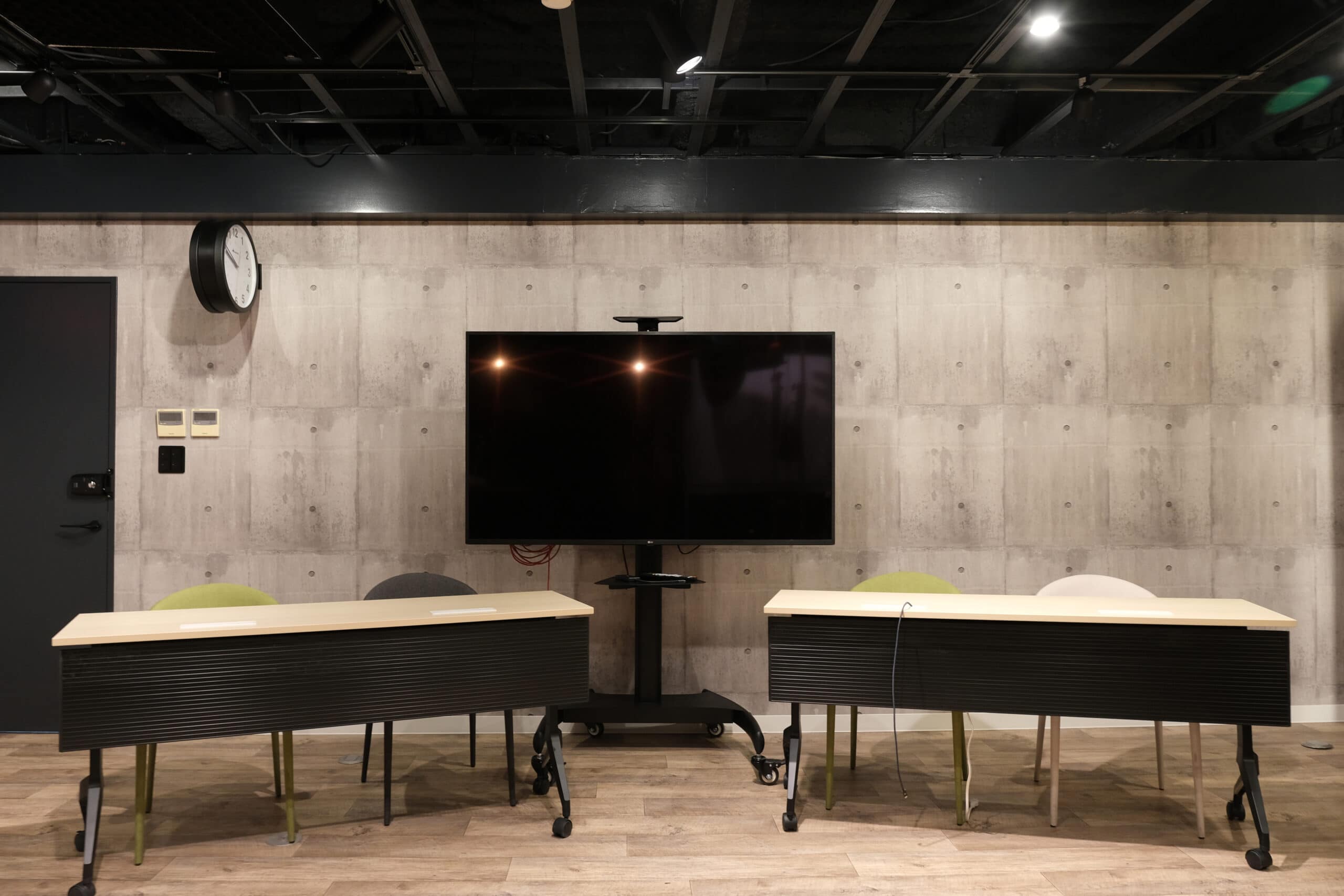 Live配信＆撮影スタジオOPEN Live Station Studio TOMODY