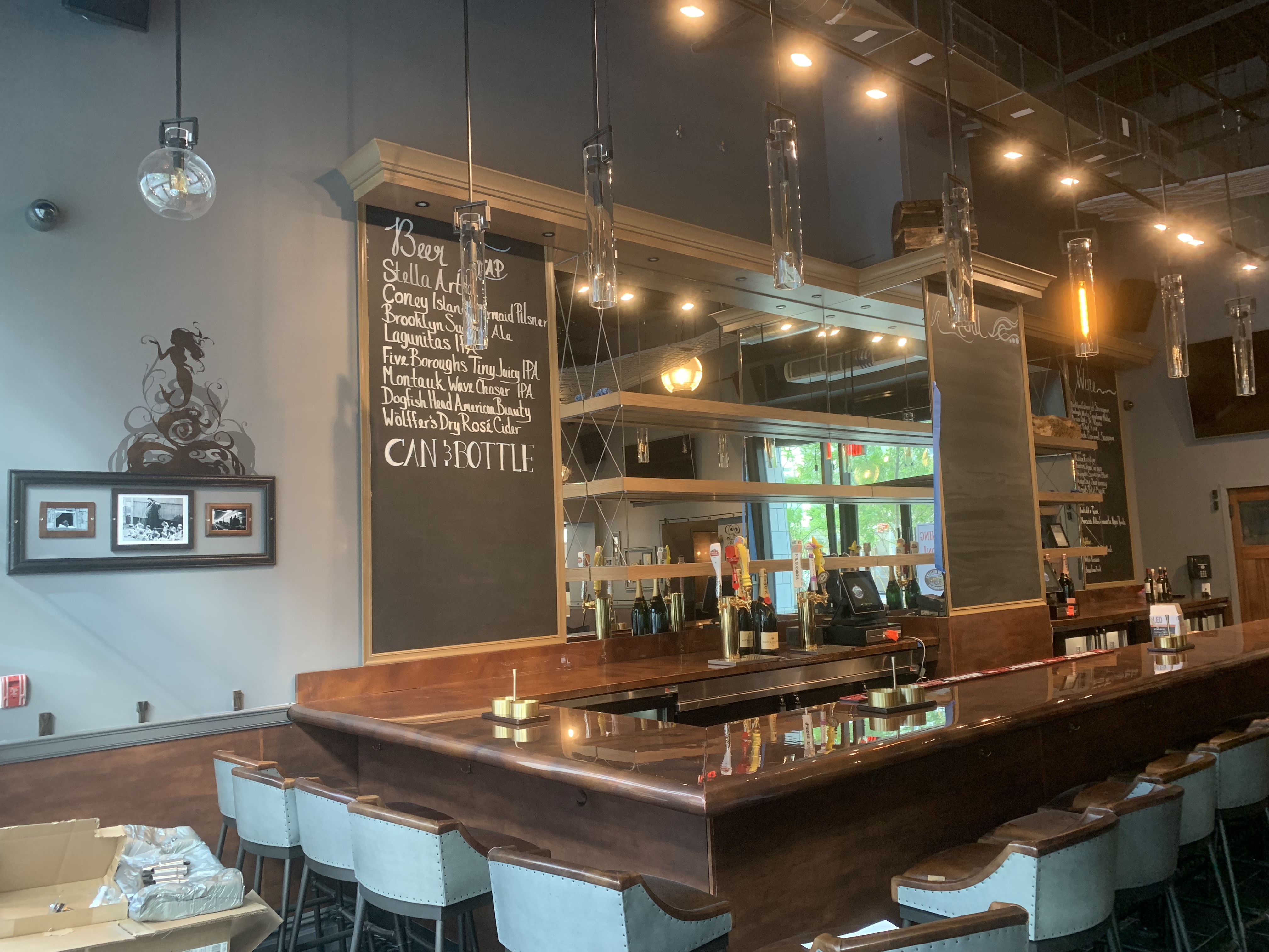 Morty’s Wine & Beer Bar studio Blu design Jaki Johnsen