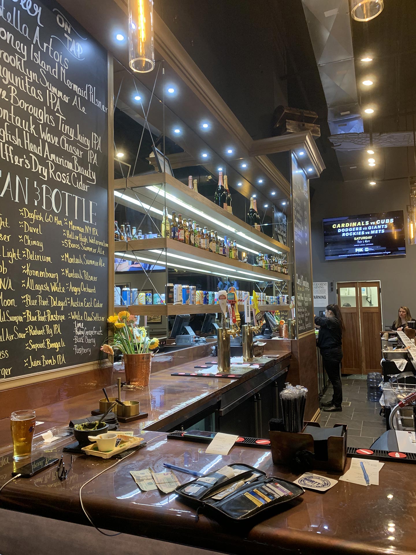 Morty’s Wine & Beer Bar studio Blu design Jaki Johnsen