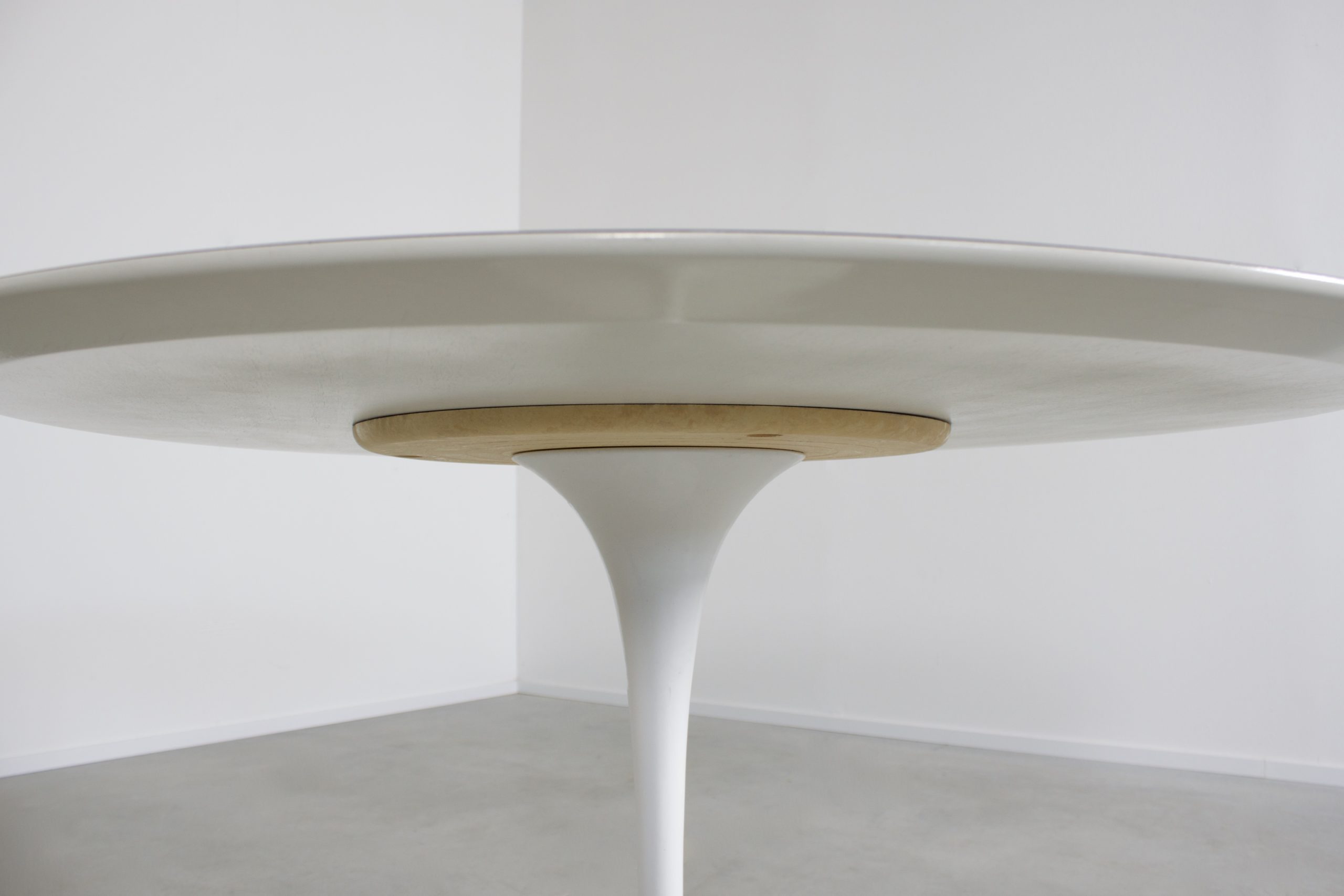 Original Eero Saarinen Tulip Dining Table by Knoll International