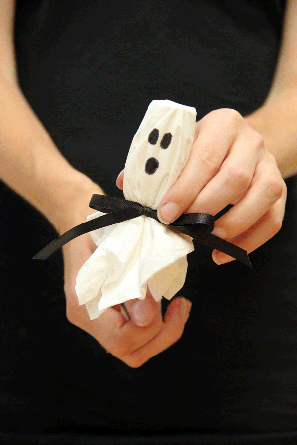 DIY Ghost Confetti Poppers for Halloween