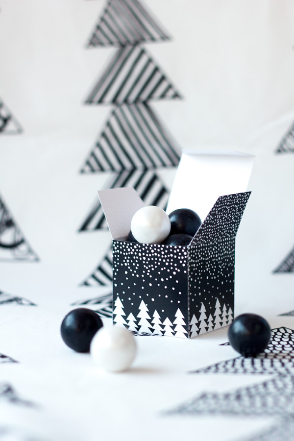Free Printable "Let It Snow" Gift Boxes and Tags for Christmas
