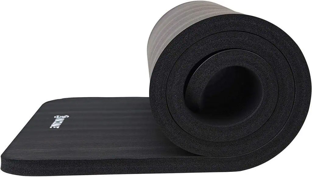 Yoga Class Outside How to Teach Yoga Outdoors [GUIDE]