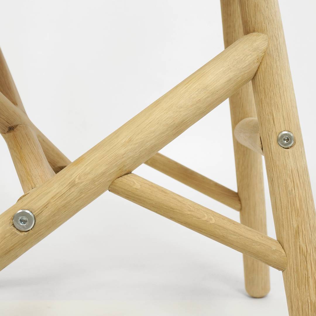 Studio Lorier — Detailled construction of solid oak frame