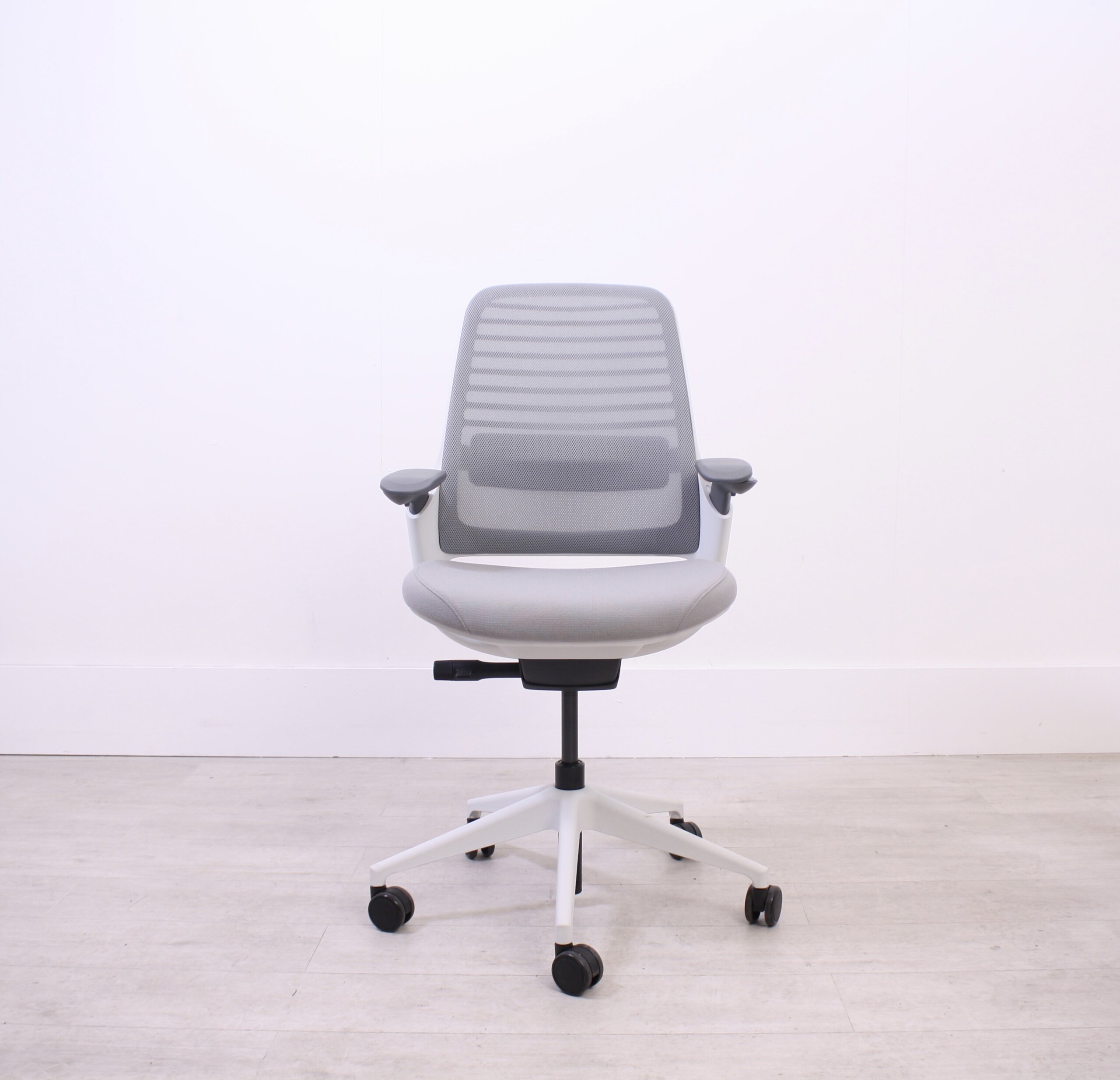 Steelcase Series 1 Task Chair StudioModern